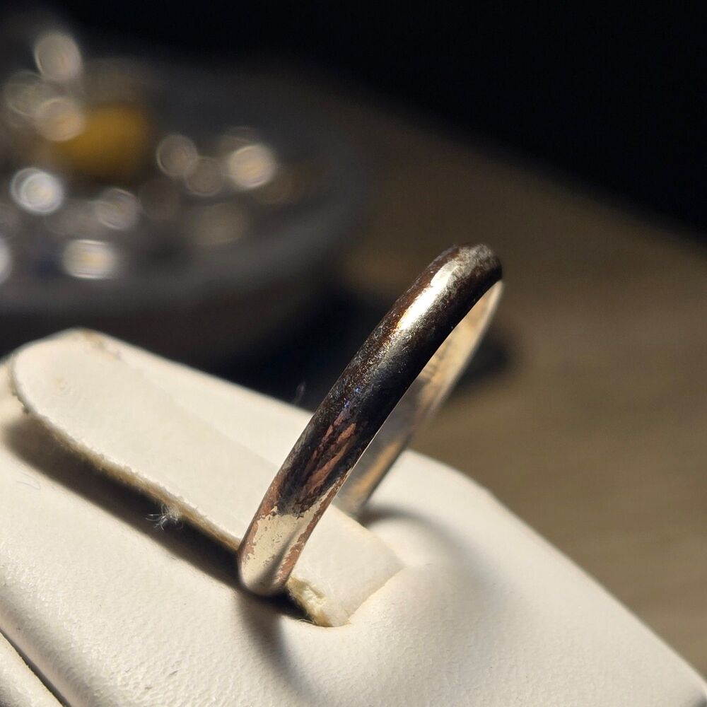 Simple band Vintage Sterling Silver Ring Sz 7 - Picture 2 of 6